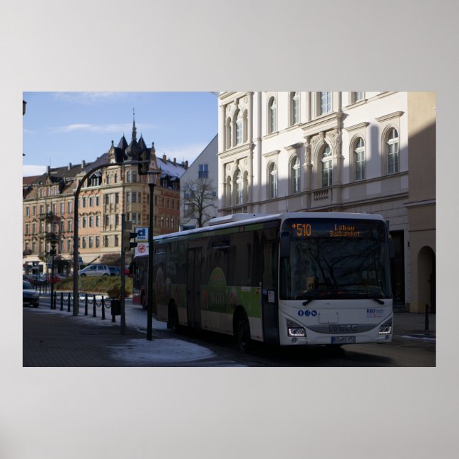 Löbau, Tyskland - Buss i Historic Cityscape Poster (Framsidan)