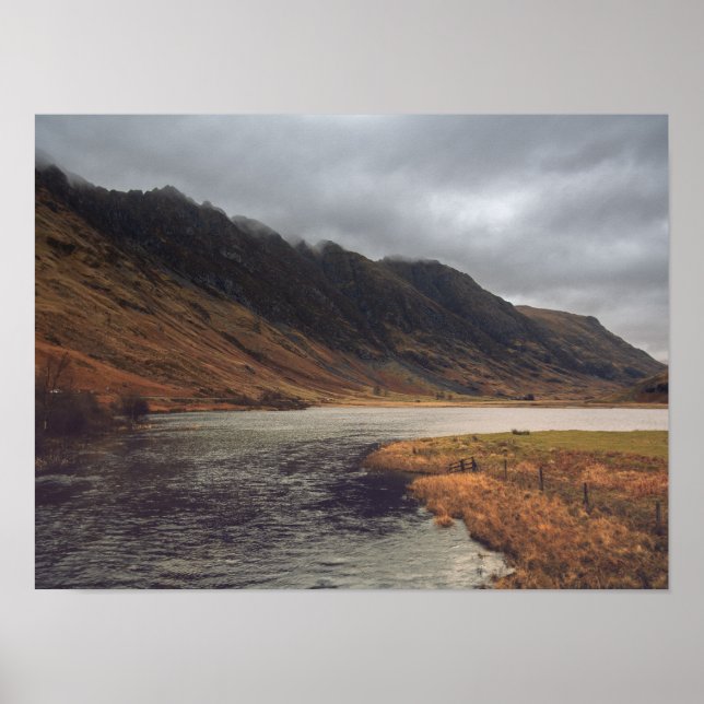 Loch Achtriochtan Glencoe Poster (Framsidan)