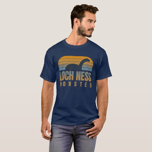 Loch Ness Monster Retro Solnedgång Vintage T Shirt (Hel framsida)