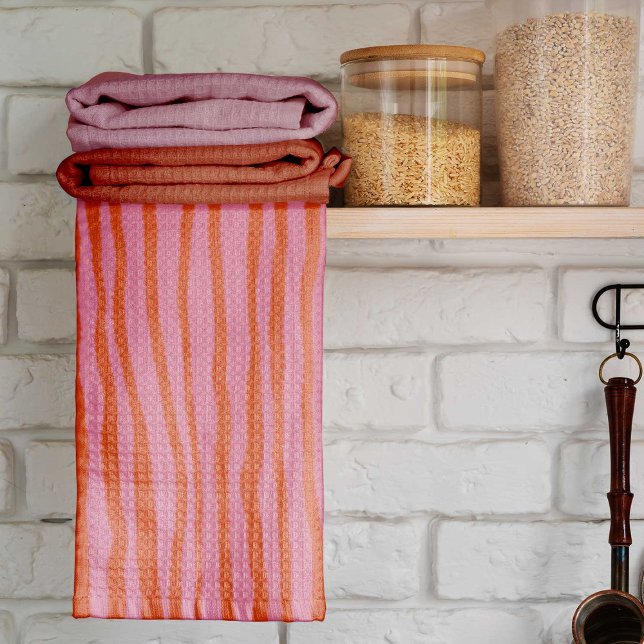 Lodrät återställ vågigt linjer - orange och rosa f kökshandduk (Skapare uppladdad)