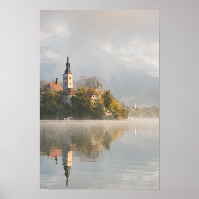 Lodrät Foggy sunrise Sjö Bled poster (Framsidan)