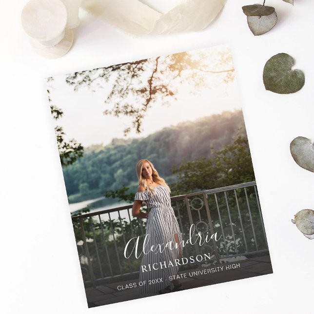 Lodrät Namn Photo Studenten i Mod för budgetskript Flygblad (Skapare uppladdad)