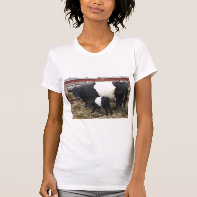Loely Beltie Cow and Calf T-Shirt (Framsida)