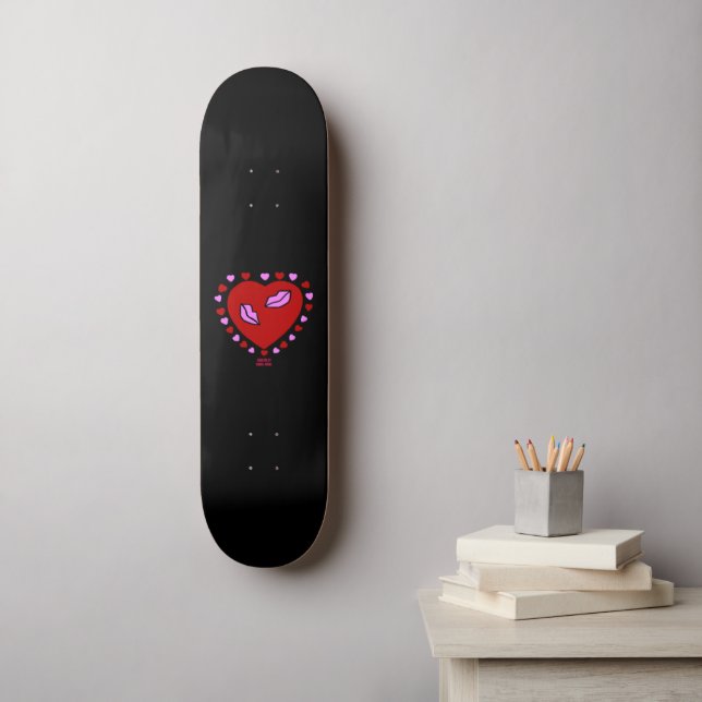 Loely Heart Kisses Skateboard (Väggkonst)