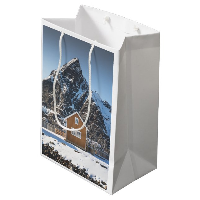 Lofoten Gult Cabin (Baksidan Vinklad)