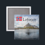 Lofoten Norge Magnet<br><div class="desc">Resefoto av Olstinden,  ett berg kusten i Lofoten i norra Norgen,  Skandinavien. Photo © Sebastian Mask.</div>