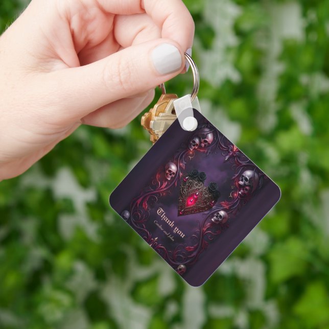 Löften bortom slöjan – gotisk bröllpskonst nyckelring (Hand)