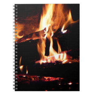 Loggar in i brandfotografiet för eldsläckare anteckningsbok