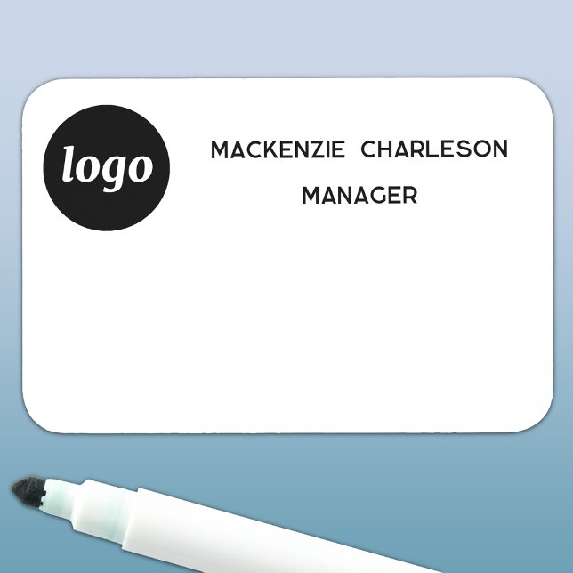 Logotyp Anställd Personal Magnetisk eller nål Whit Namnbricka (Simple logo with custom text business branding promotional pin or magnetic dry erase name tag)