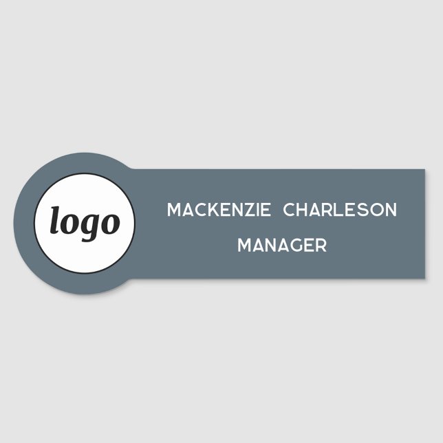 Logotyp Anställd Personal Magnetiskt eller nål Nam Namnbricka (Simple logo with custom text business branding promotional charcoal gray name tag or badge)