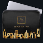 Logotyp Black city skyline business real gods Laptop Fodral<br><div class="desc">En svart bakgrund,  med en faux guld city skyline som dekoration. Mall för din logotyp och ditt namn eller en text. Golden brev Perfekt för gods agent! Denna sleeve finns också tillgänglig i vår butik utan logotyp.</div>