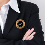 Logotyp för guld & Black Anpassningsbar  Business  Knapp<br><div class="desc">Befordra ditt företag med den här elegant-knappen som innehåller guld-övertoningsbakgrund,  anpassningsbarnas logotyp och text. Lägg enkelt till dina uppgifter genom att klicka på alternativet "anpassa".</div>