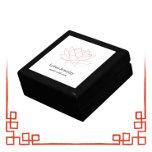 Logotyp för märkning av skyddade smycken i Lotus-b Minnesask<br><div class="desc">Minimalistisk logotyp av konst och sloganmärkt smyckeskrin för smycken med en imperialistisk logotyp av röd lotus blomma. Du kan göra om den genom att lägga till din egen logotyp,  ditt företag namn och din slogan.</div>