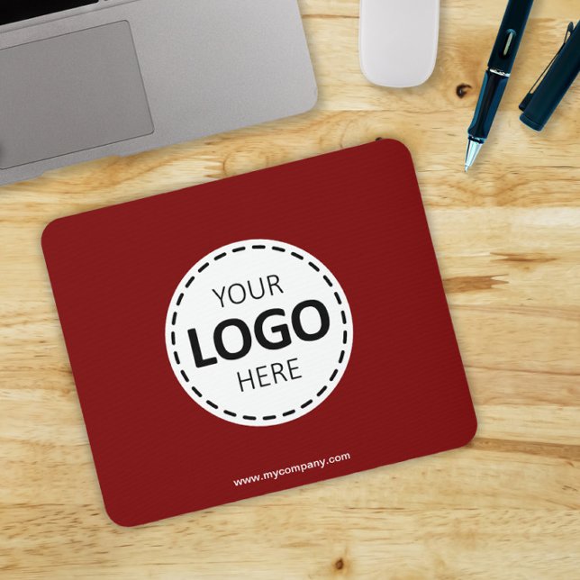 Logotyp Ladda upp modern enkel röd Musmatta (Skapare uppladdad)