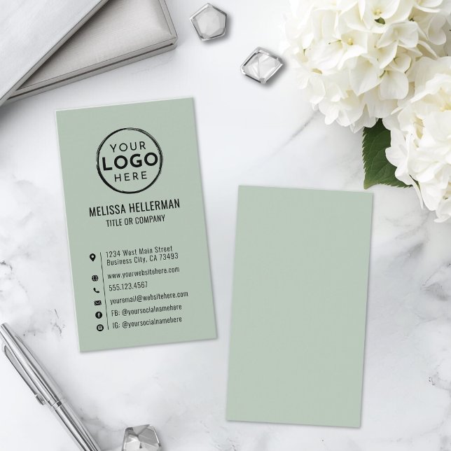 Logotyp Minimal Modern Vertikal Salvia Grön Visitkort (Logo Minimal Modern Vertical Sage Green Business Card)