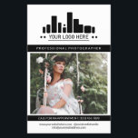 Logotypen Big Photo Black Professionell Photo Flygblad<br><div class="desc">Marknadsföring-flygare för en personlig för fotograf för professionell med ett stort foto, en stor logotyp, kontaktinformation på ena sidan och anpassningsbar, fler foton och profilfoto i en skarp, svart och vit design. Fotografiflygare för kvinnlig och chic professionell i en ren design med en svart accent färg och en charmerande personlig...</div>