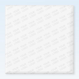 Logotypen blir automatiskt urskarpt och upprepas magnet