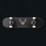 Logotypen Luft Force - svart - USA Mini Skateboard Bräda 18,5 Cm<br><div class="desc">Den här designen visar officiellen Luft Force-logotypen i USA på en slående blå bakgrund. Symbolistigt pride,  hängivenhet och service,  det är en tidlös och patriotisk hyllning till United Stater Luft Force och dess kvalitetstradition för rik.</div>