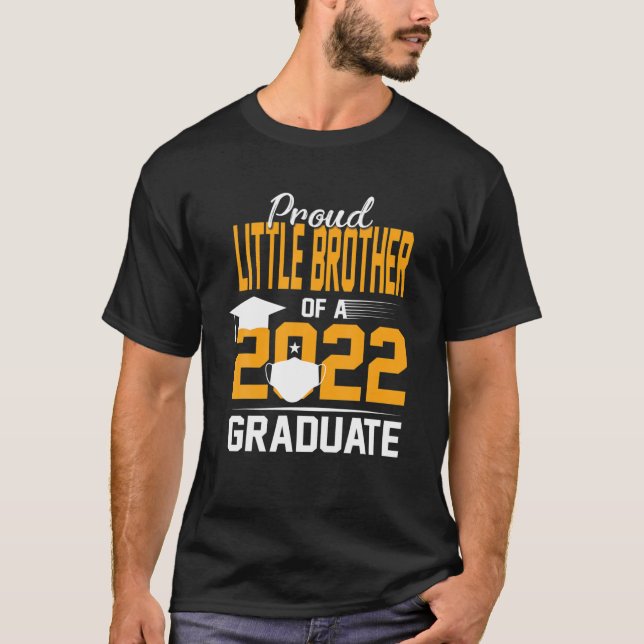 Löjd liten bror till 2022 års högsta Fac i Student T Shirt (Framsida)