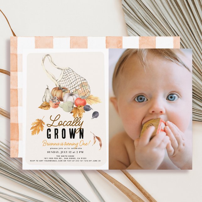 Lokalt odlad marknadssäck sjunker foto 1:a födelse inbjudningar (Skapare uppladdad)