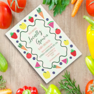 Lokalt odlade jordbrukares babyskor på marknaden inbjudningar