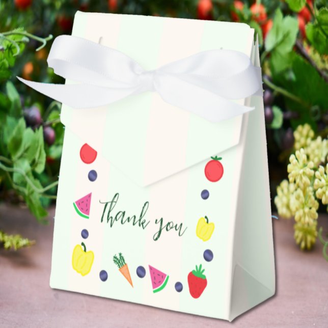 Lokalt odlade jordbrukares babyskor på marknaden presentaskar (Skapare uppladdad)