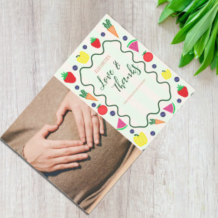 Lokalt odlade jordbrukares babyskor på marknaden tack kort