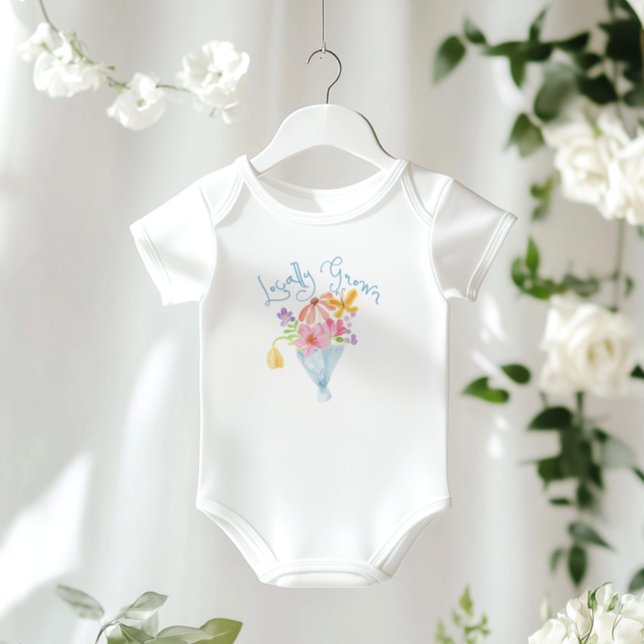 Lokalt odlat Whimsical Watercolor Bouquet T Shirt (Skapare uppladdad)