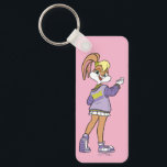 Lola TUNE SQUAD™ Varsity Heart Nyckelring<br><div class="desc">Sten den Tune Squad vibe med Lola! Bilden fångar hennes sportiska chic i hennes varierande jacka och håller upp en hjärtgest. Perfekt för vilken Looney Tunes fläkt som helst. Den här designen lägger till en aning lekfullt stil till dina Zazzle-skapelser. Anpassa allt från kläder till hemmabruk och visa upp kärlek...</div>