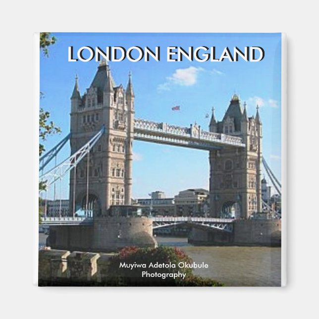 LONDON BRIDGE Magnet BY Muyiwa A Adetola Okubule (Framsidan)