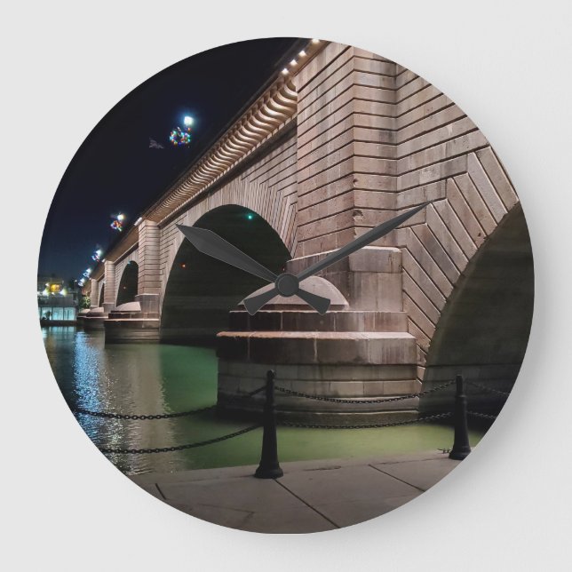 London Bridge, Sjö Havasu, Az. Stor Klocka (Framsida)