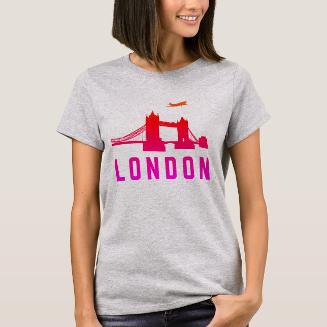"London Chic: Urban Elegance" T Shirt (Framsida)