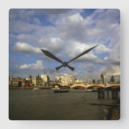 London i 1990-talet fyrkantig klocka