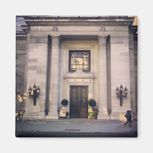 London Masonic Hall - eller Spooks HQ Magnet (Framsidan)