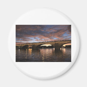 London överbryggar magnet