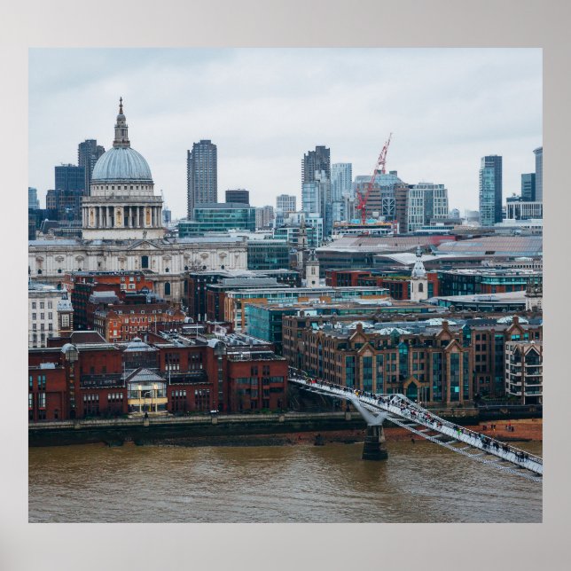 London Skyline: St. Paul's Aerial View Poster (Framsidan)