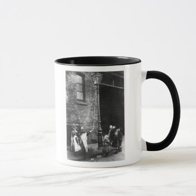 London Slums, c.1900 Mugg (Höger)
