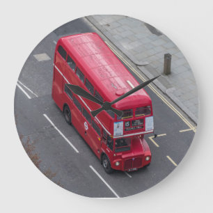 London tar tid på den röda bussväggen stor klocka