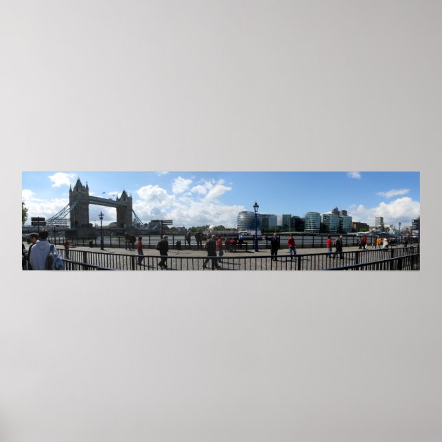 London Torn Bridge Panoramic Poster (Framsidan)