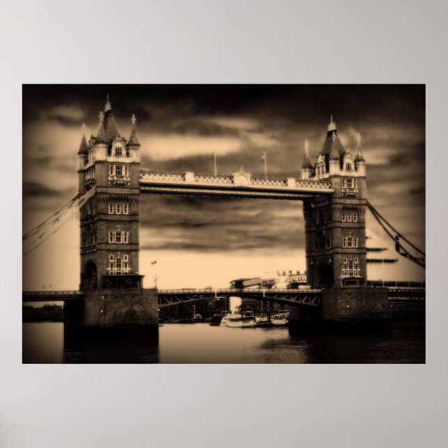 London Torn Bridge Poster (Framsidan)