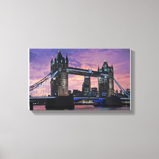 Londons bron i Torn på natttavlan Canvas