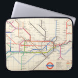 Londons tunnelbana Karta Laptop Fodral<br><div class="desc">"Underjord. Designad av Harold F. Hutchison". Pocket karta av Londons tunnelbanor av Harold F. Hutchison från 1962. Visar färg kodade station,  linjer för huvudtunnelbanan,  eskalatoranslutning och flod. 11091002.jp2</div>