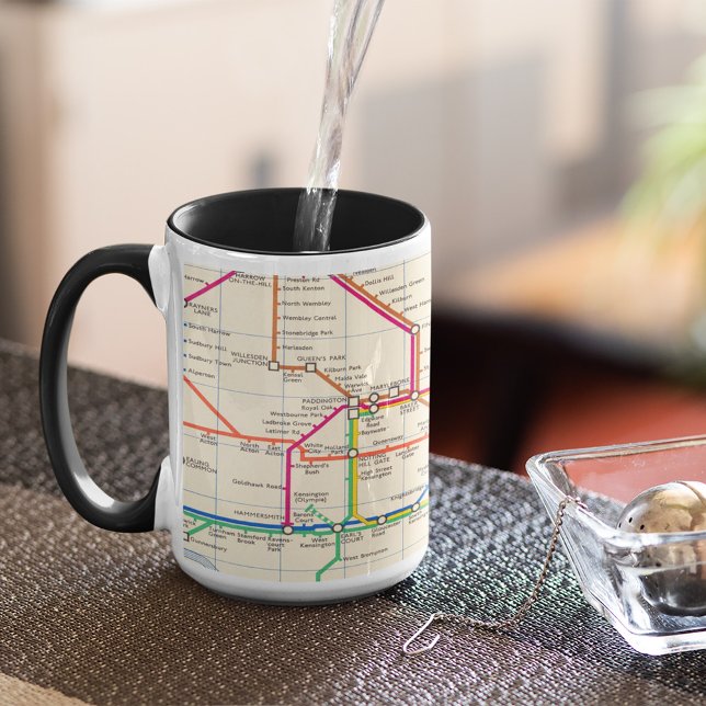 Londons tunnelbana Karta Mugg (Mug on table)