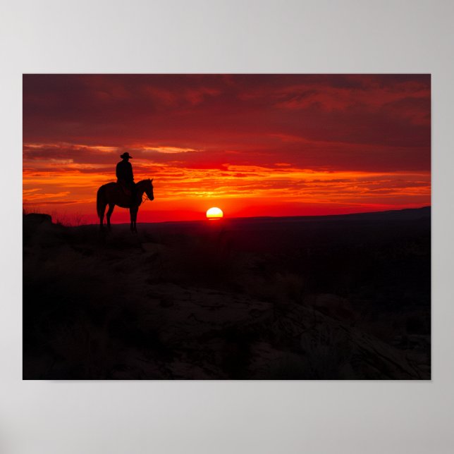 Lone Cowboy Silhouette Dramatic Red Sunset Western Poster (Framsidan)