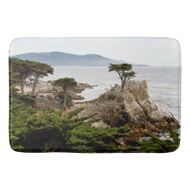 LONE CYPRESS Bath Mat Badrumsmatta (Framsidan)