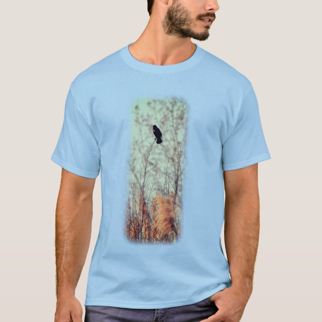 Lone Red Winged Blackbird Natature  T Shirt (Framsida)
