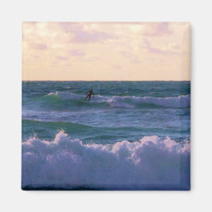 Lone surfare på den Fistral stranden Newquay Magnet