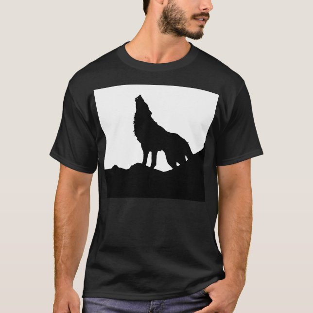 Lone Varg som står på Backe Tee Shirt (Framsida)