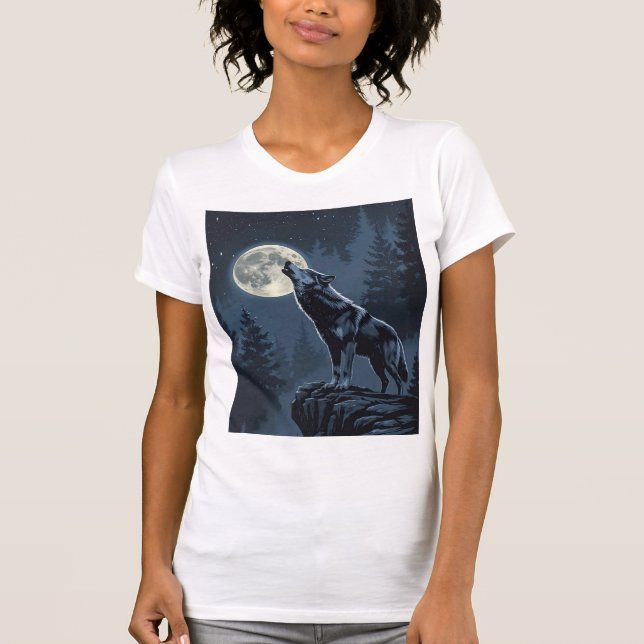 Lone Wolf Howling at the Moon Night Forest Art T Shirt (Framsida)