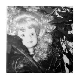 Lonely Doll Head Kakelplatta